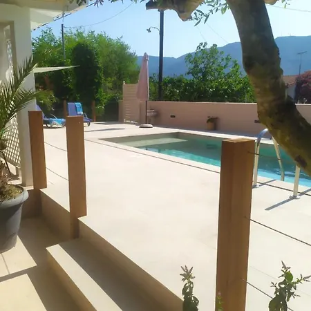 Bay Alykanas Villa *