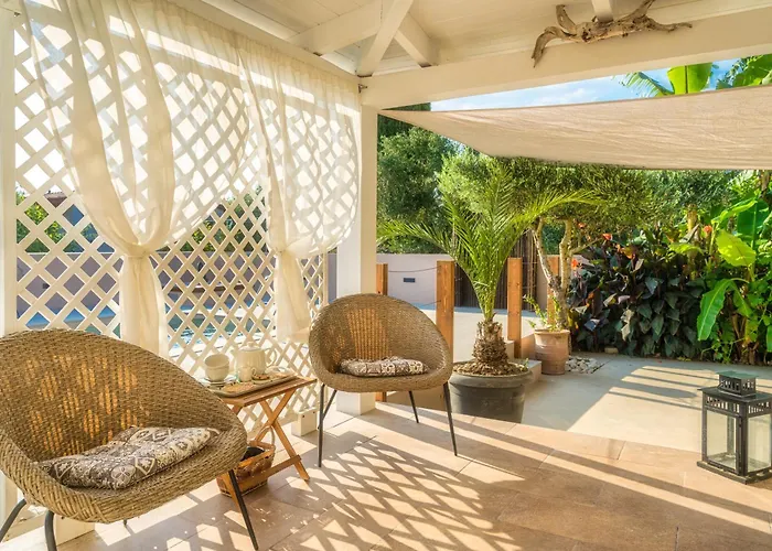 Bay Alykanas Villa *